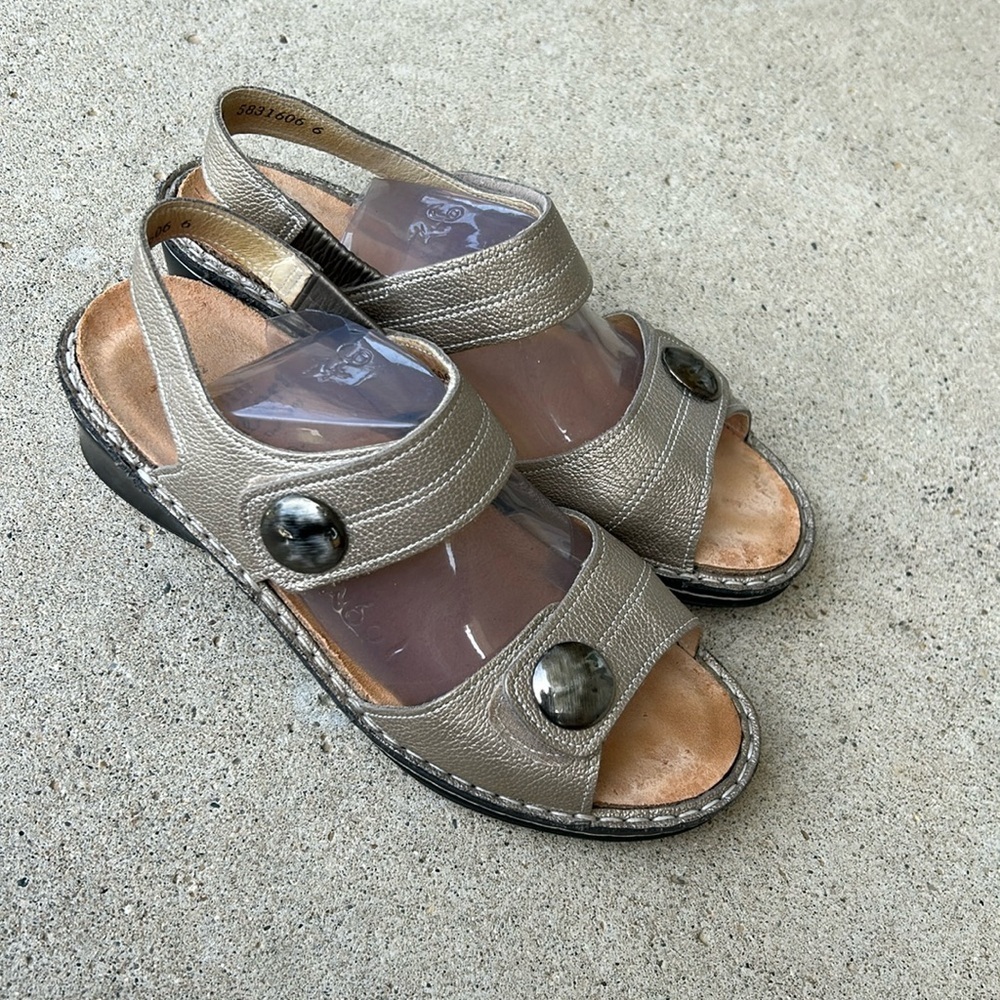 EUC $255 Finn Comfort ALANYA Rose Gold w Silver walking Sandals UK 5.5 US 8